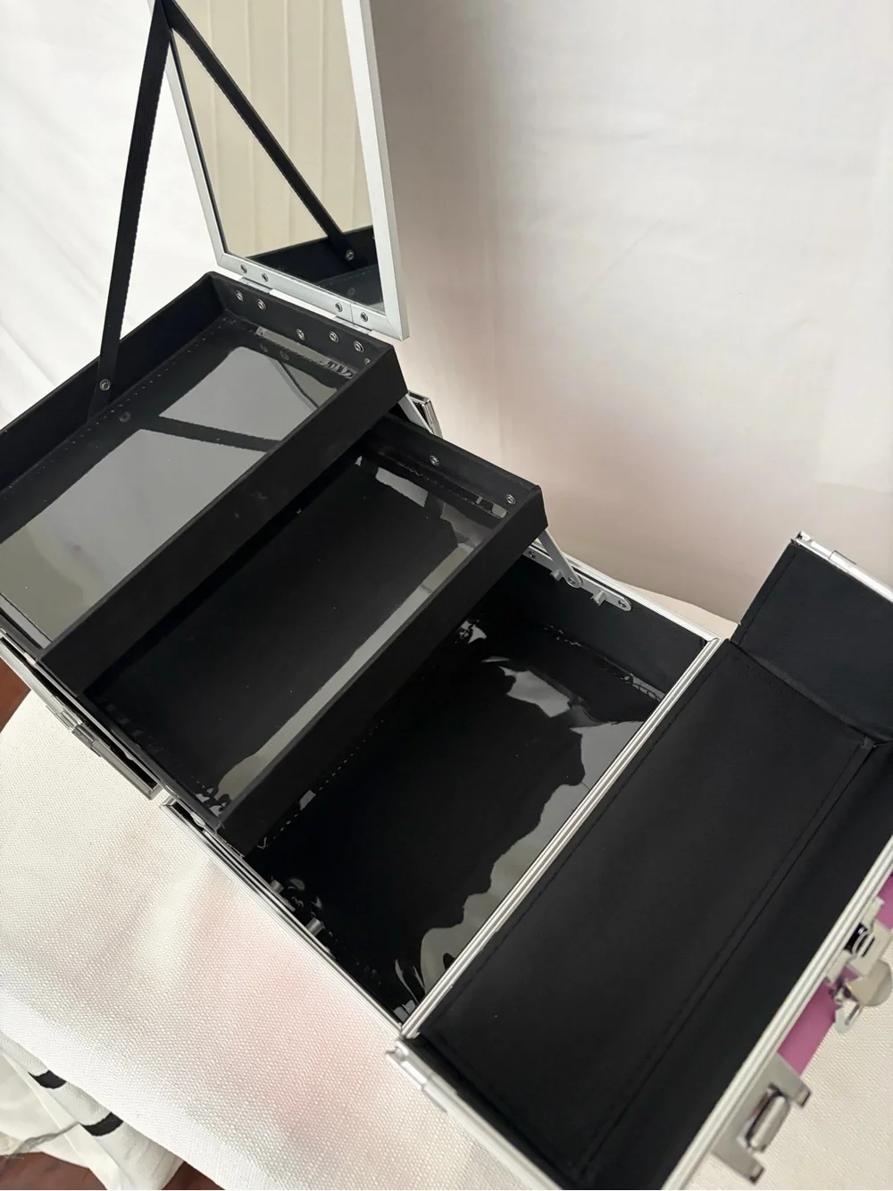 Joligrace Pink Holographic Makeup Train Case with Mirror (F269)